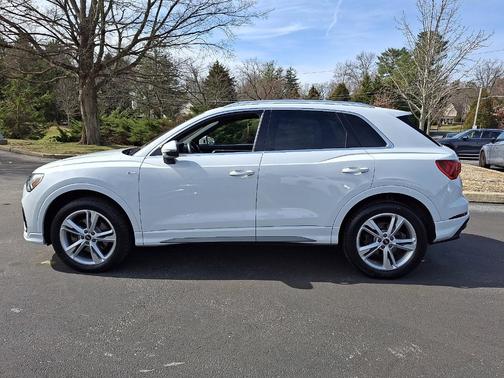 2023 Audi Q3 45 S line Premium