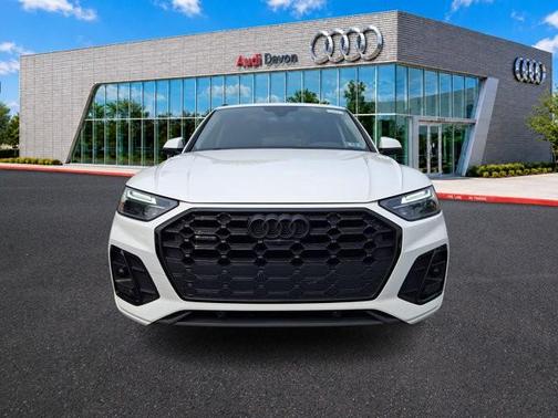 Ibis White 2023 Audi Q5 45 S line Premium Plus