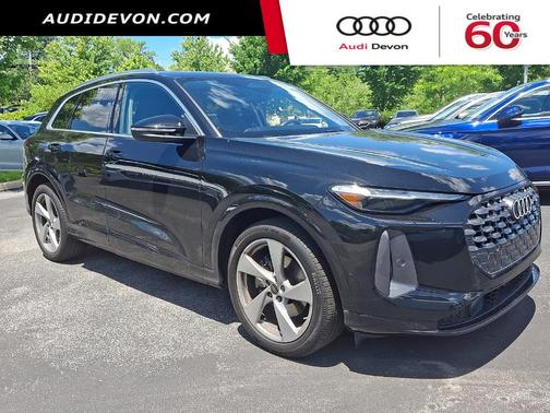 Mythos Black Metallic 2025 Audi Q5 2.0T quattro Premium