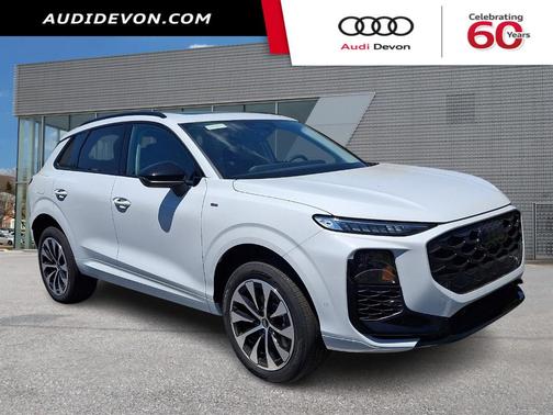 Glacier White Metallic 2026 Audi Q3 S line