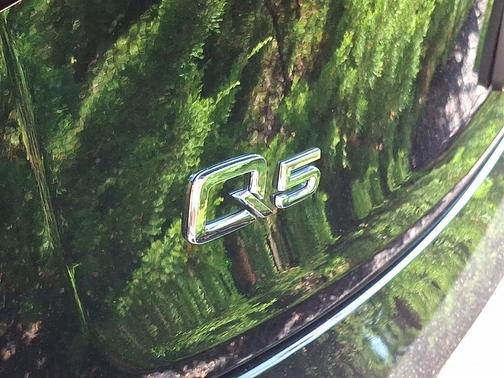 2025 Audi Q5 45 S line quattro Premium