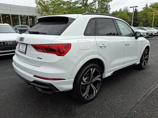 2024 Audi Q3 45 S line Premium