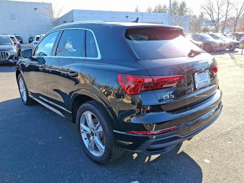 2024 Audi Q3 45 S line Premium