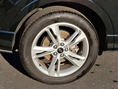 2024 Audi Q3 45 S line Premium