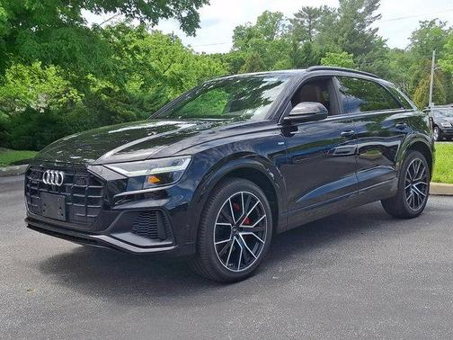 Mythos Black Metallic 2022 Audi Q8 55 Premium Plus