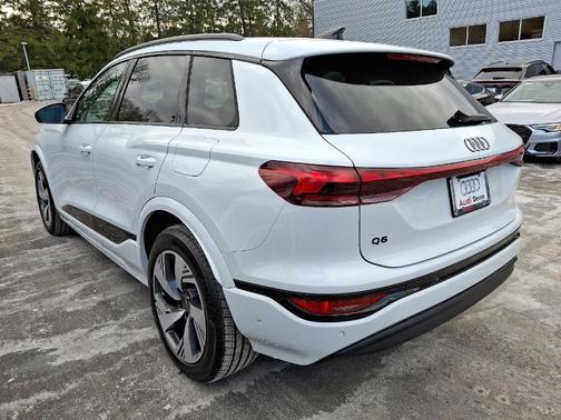 2025 Audi Q6 e-tron Premium