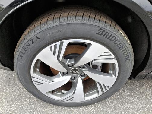 2025 Audi Q6 e-tron Premium