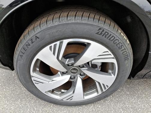 2025 Audi Q6 e-tron Premium