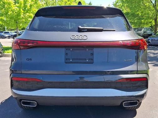 Tambora Gray Metallic 2025 Audi Q5 2.0T quattro Premium