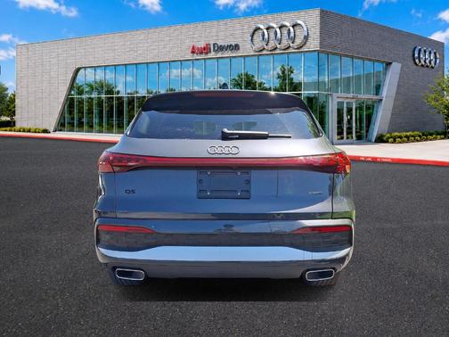 Tambora Gray Metallic 2025 Audi Q5 2.0T quattro Premium