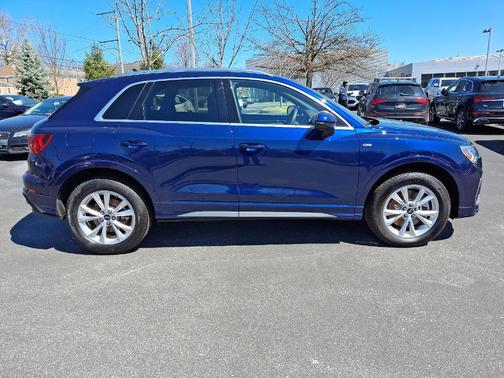 2024 Audi Q3 45 S line Premium