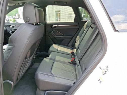2025 Audi Q3 45 S line Premium