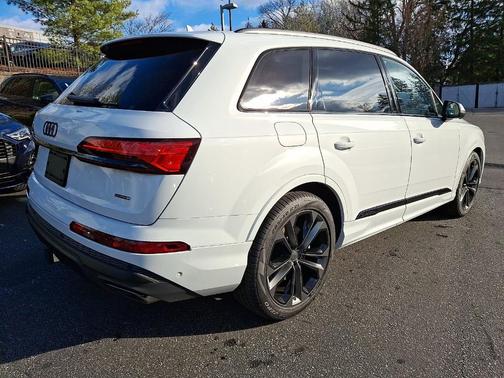 2026 Audi Q7 PLUS