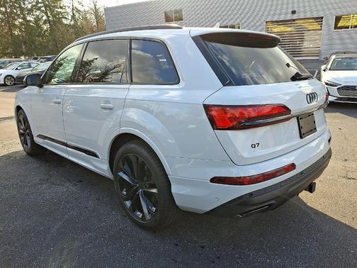 2026 Audi Q7 PLUS