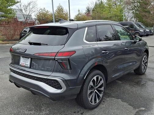 Daytona Gray Pearl 2026 Audi Q3 S line