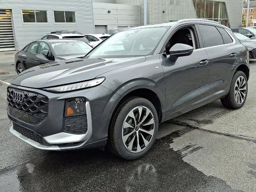 Daytona Gray Pearl 2026 Audi Q3 S line