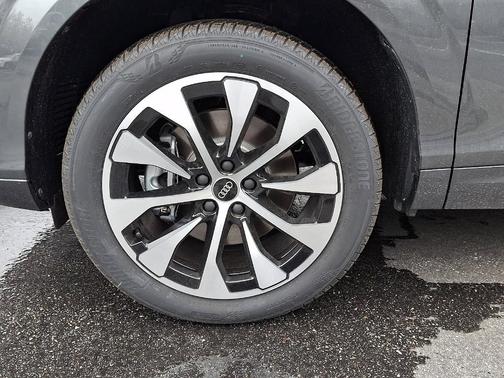 Daytona Gray Pearl 2026 Audi Q3 S line