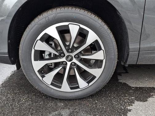 Daytona Gray Pearl 2026 Audi Q3 S line