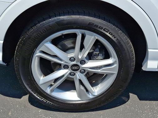 2024 Audi Q3 45 S line Premium