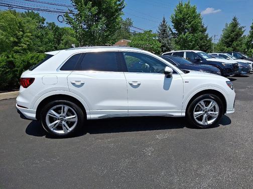 2024 Audi Q3 45 S line Premium