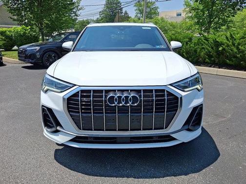 2024 Audi Q3 45 S line Premium
