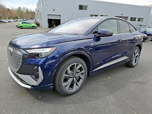 2025 Audi Q4 e-tron 55 quattro Premium