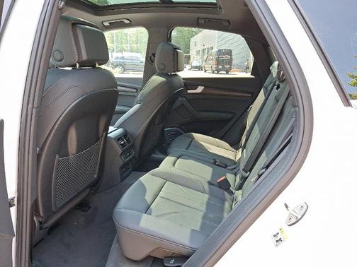 2025 Audi Q5 45 S line quattro Premium