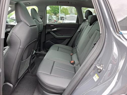 2025 Audi Q6 e-tron Premium