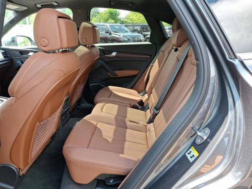 2024 Audi Q5 45 S line quattro Premium
