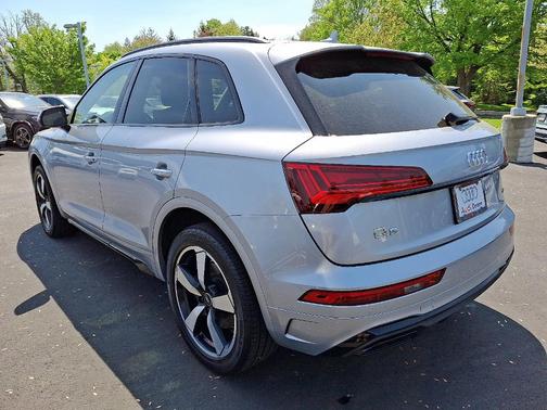 2022 Audi Q5 45 S line Premium Plus