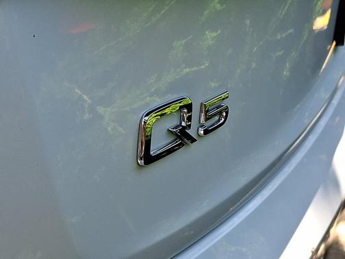 2024 Audi Q5 45 S line quattro Premium