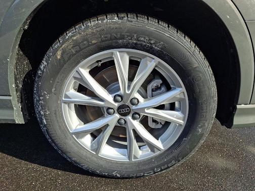 2025 Audi Q3 45 S line Premium