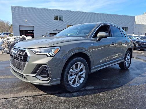 2025 Audi Q3 45 S line Premium