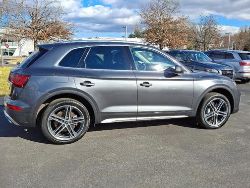 2022 Audi Q5 e 55 S line quattro Premium