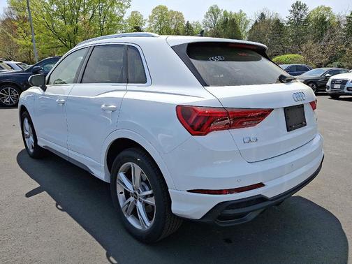 2024 Audi Q3 45 S line Premium