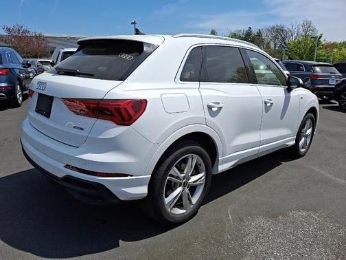 2024 Audi Q3 45 S line Premium