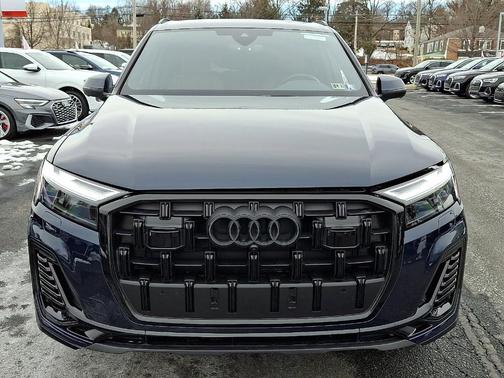 2025 Audi Q7 45 Premium Plus