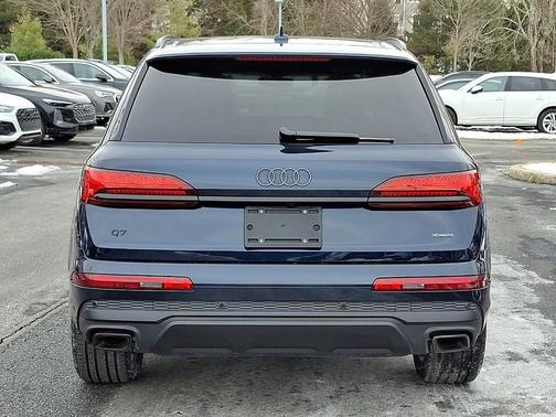2025 Audi Q7 45 Premium Plus