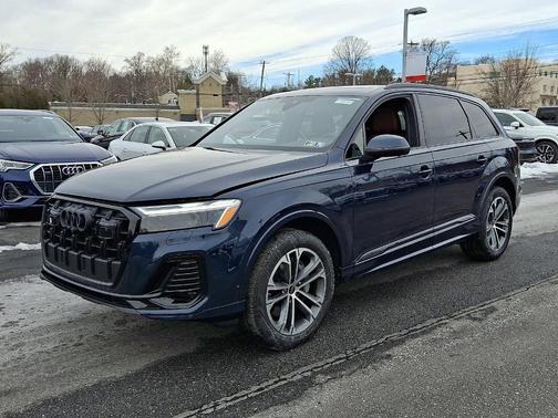 2025 Audi Q7 45 Premium Plus