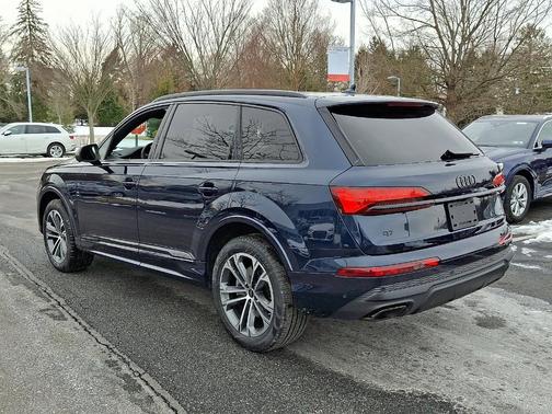 2025 Audi Q7 45 Premium Plus