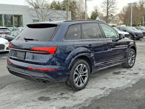 2025 Audi Q7 45 Premium Plus