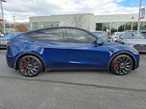 2023 Tesla Model Y Performance