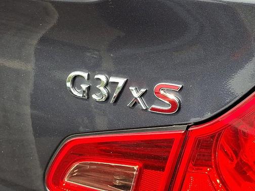 2013 INFINITI G37x Base
