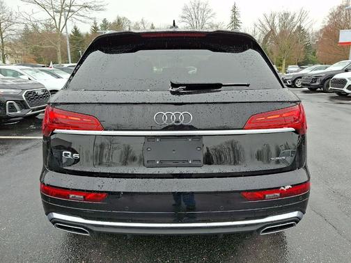 2025 Audi Q5 45 S line quattro Premium