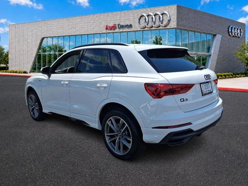 Arkona White 2025 Audi Q3 45 S line Premium