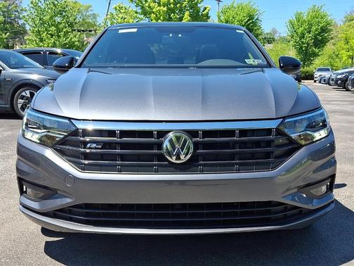 Platinum Gray Metallic 2019 Volkswagen Jetta 1.4T R-Line