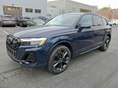 2025 Audi Q7 55 Premium Plus