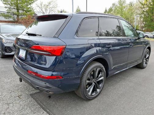 2025 Audi Q7 55 Premium Plus