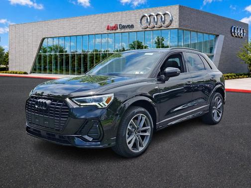 Mythos Black Metallic 2025 Audi Q3 45 S line Premium