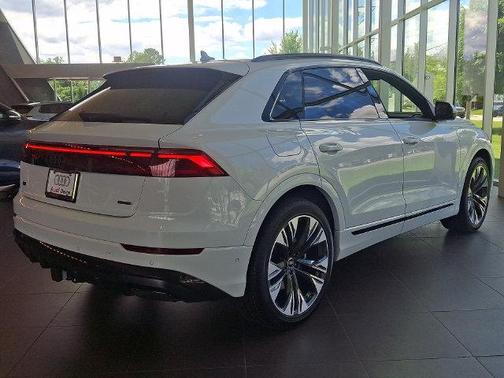 Glacier White Metallic 2026 Audi Q8 Premium Plus